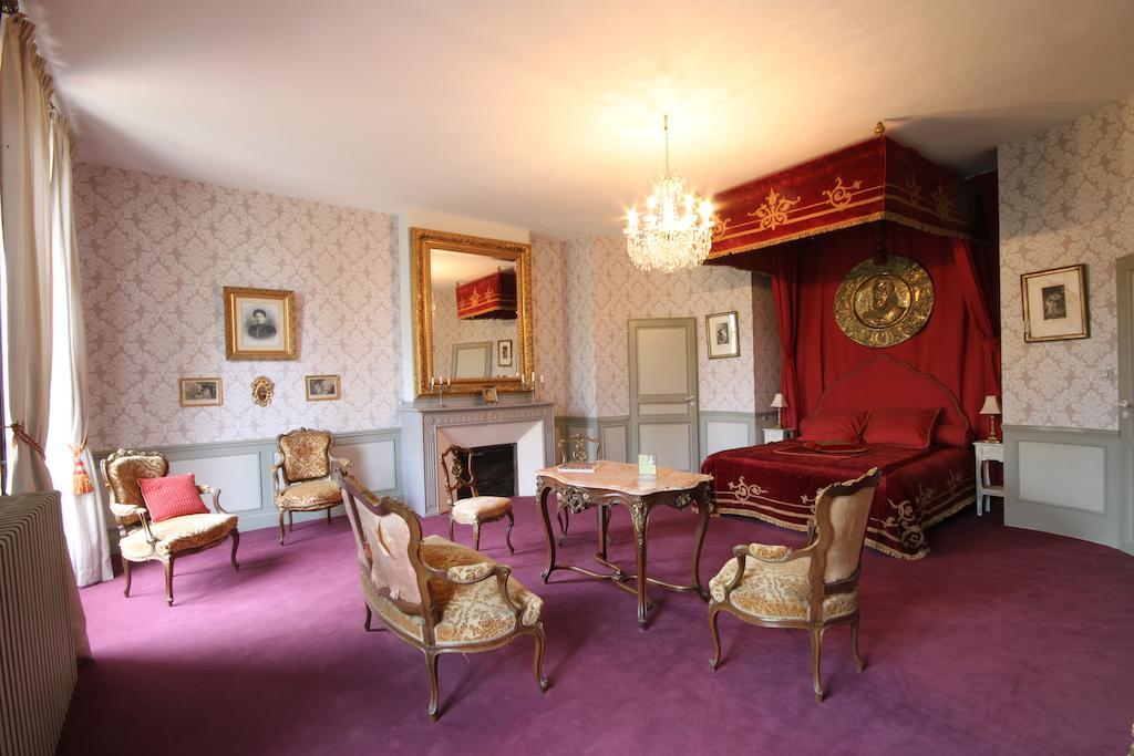 Chateau De Clermont-Saves L'Isle Jourdain Ruang foto
