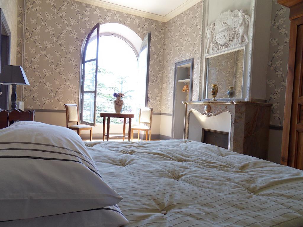 Chateau De Clermont-Saves L'Isle Jourdain Ruang foto