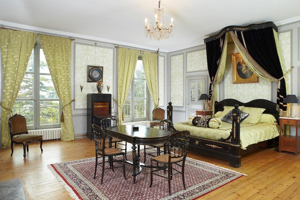 Chateau De Clermont-Saves L'Isle Jourdain Ruang foto